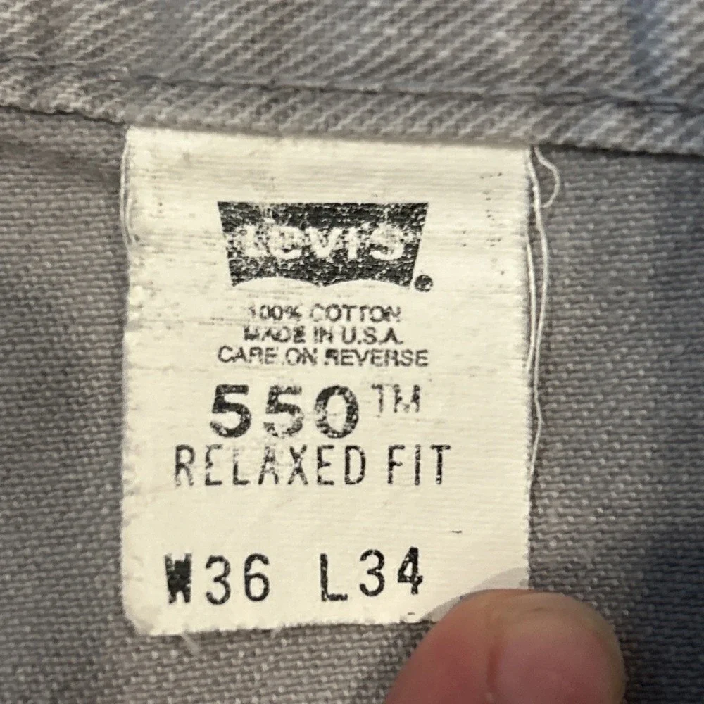 Vintage Levis 550 Jeans Men 36x34 Light Grey Denim USA Y2k Relax Fit Tapered Leg - Picture 5 of 12